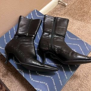 Beautiful booties, worn only a few times.